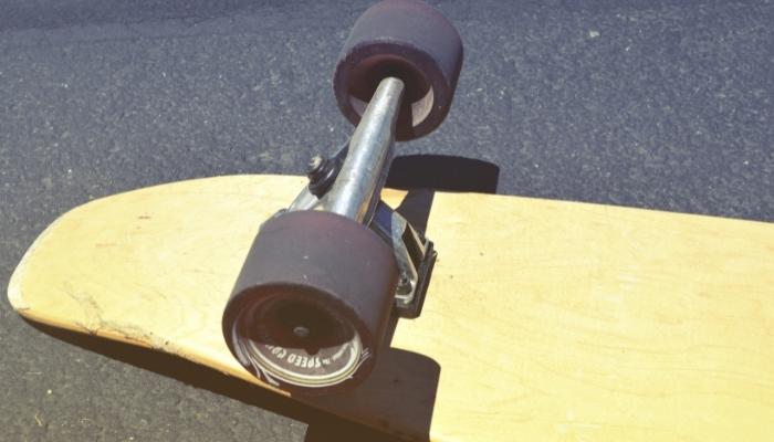 How to Loosen Skateboard Wheels Without Tools